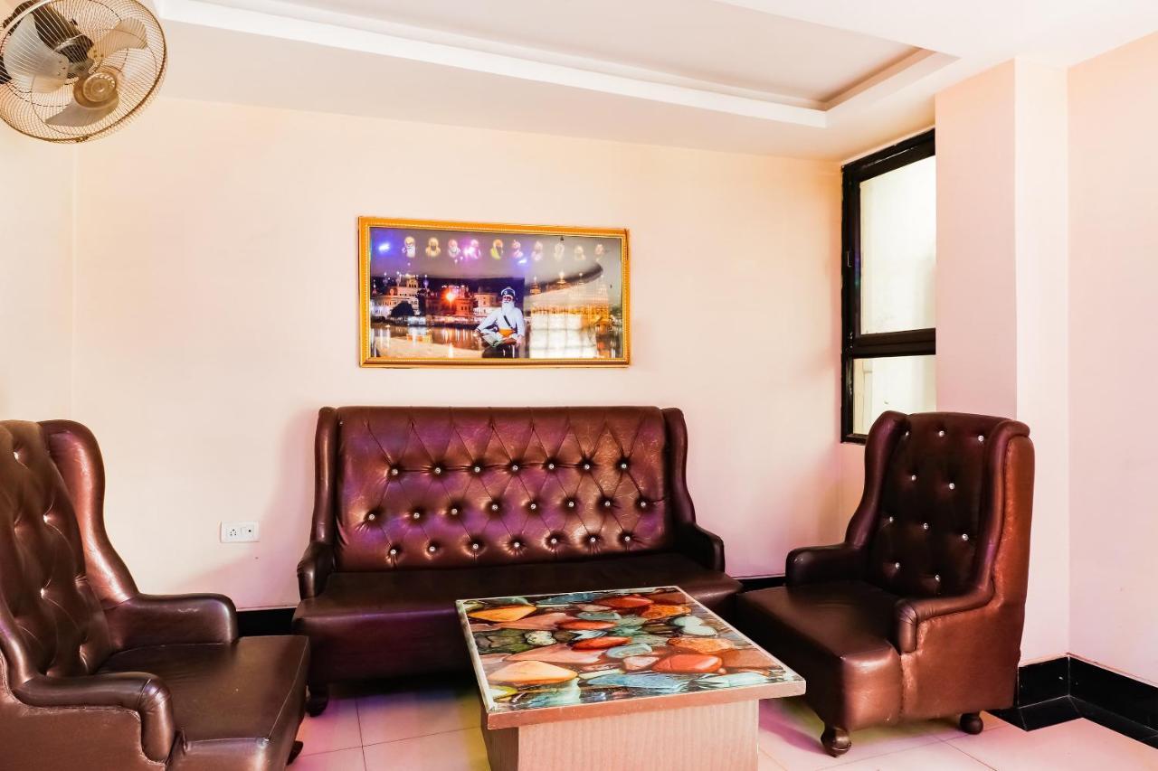 Oyo 71149 Jeet Residency Rewa Екстер'єр фото